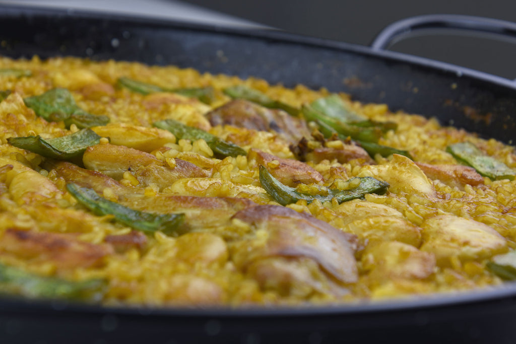 Recetas con arroz Paellíssimo: paella valenciana con arroz "Albufera", pollo, conejo, bajocas, garrofó y aceite de oliva.